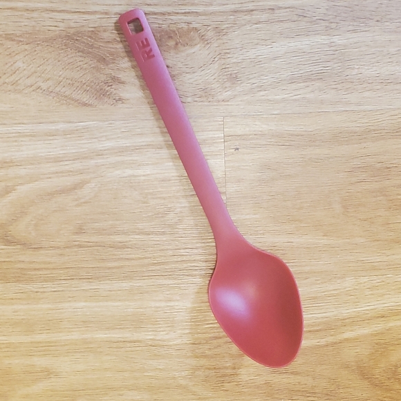 NEW solid serving spoon - Picture 1 of 1